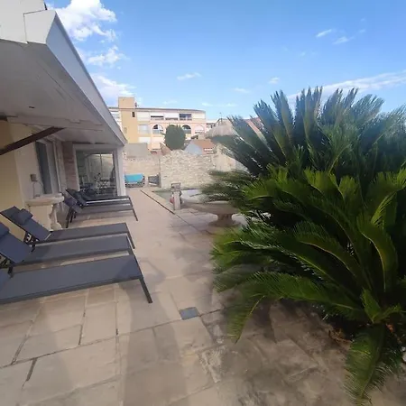 5, El Pueblo Au Village Naturiste