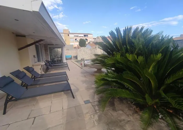 5, El Pueblo Au Village Naturiste